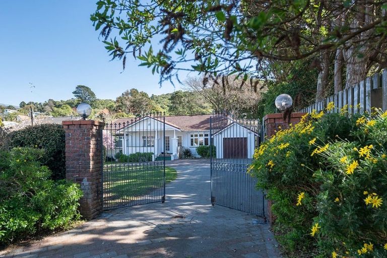 Photo of property in 52 Homewood Avenue, Karori, Wellington, 6012