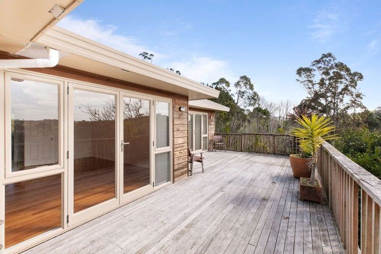 Photo of property in 1175 South Head Road, South Head, Helensville, 0874