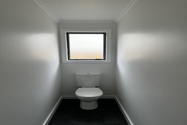 Photo of property in 2/5 Montgomery Street, Stokes Valley, Lower Hutt, 5019