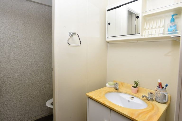 Photo of property in 32 Mary Street, Winton, 9720