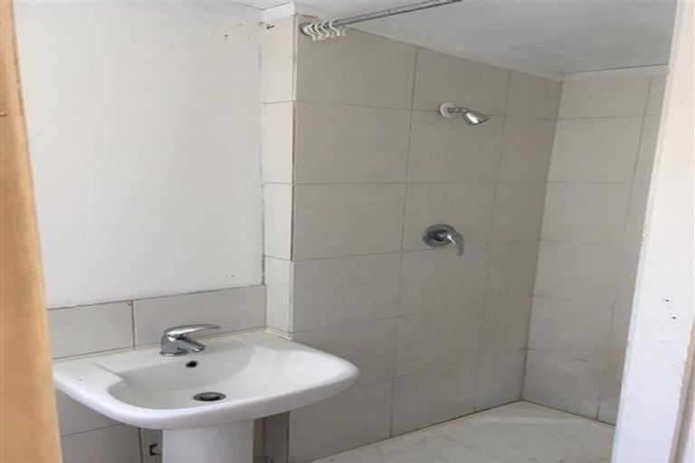 Photo of property in 6 Pembrook Street, Papakura, 2110