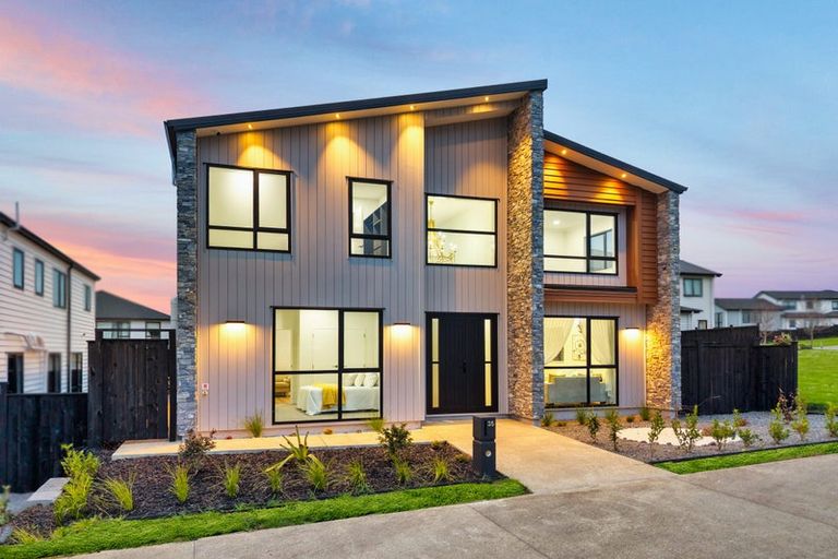 Photo of property in 35 Park Green Avenue, Rosehill, Papakura, 2113