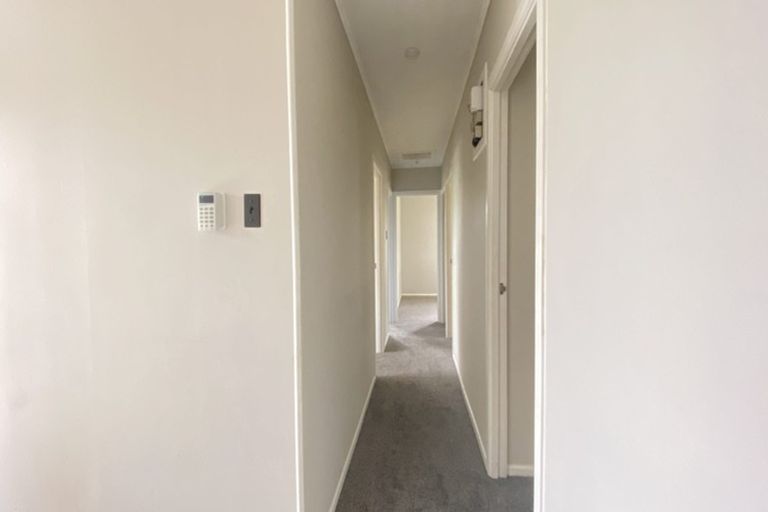 Photo of property in 26 Kirrie Avenue, Te Atatu South, Auckland, 0610