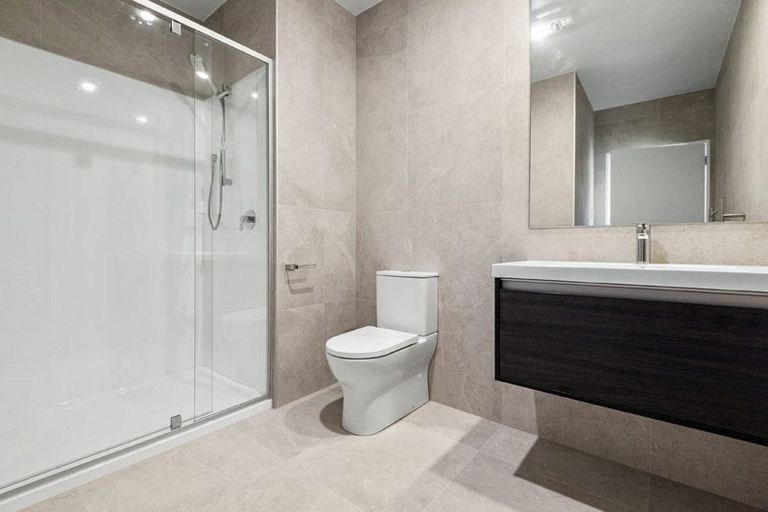 Photo of property in 4/1 Parapara Place, Albany, 0632