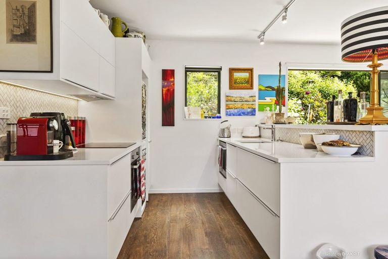 Photo of property in 26 Futuna Close, Karori, Wellington, 6012