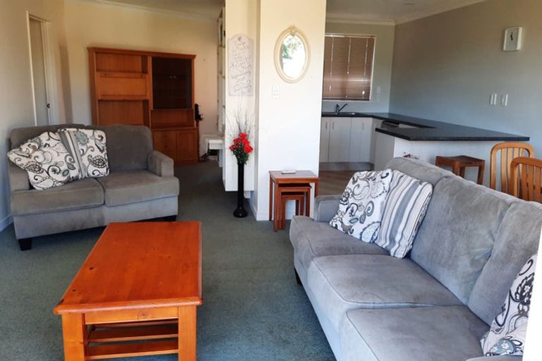 Photo of property in 2/98 Domain Terrace, Spreydon, Christchurch, 8024