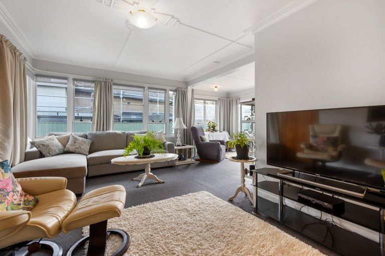 Photo of property in 1/5 Rainsford Street, Moturoa, New Plymouth, 4310