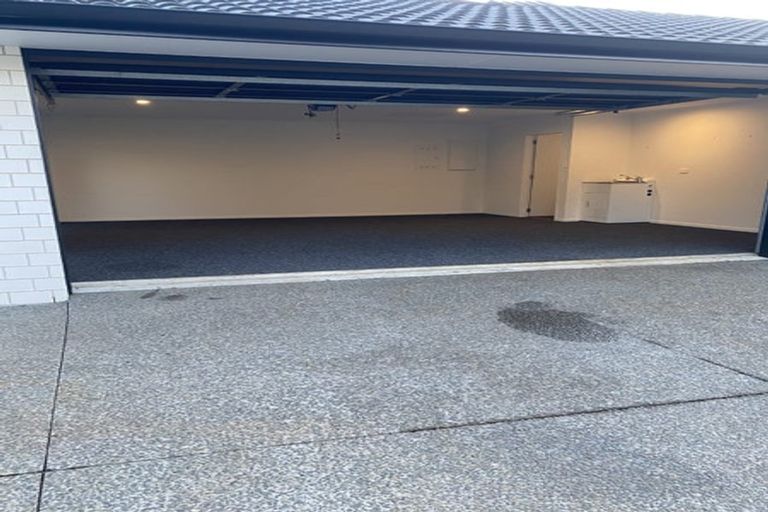 Photo of property in 8 Albatross Lane, Welcome Bay, Tauranga, 3112