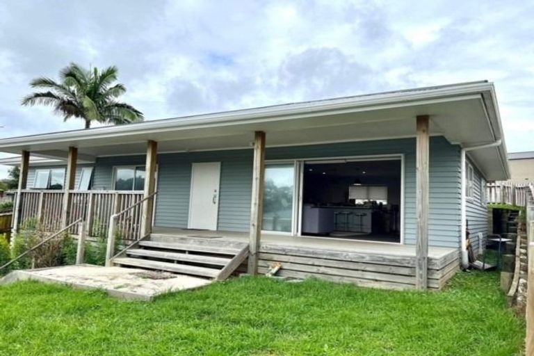 Photo of property in 62a Lauderdale Road, Birkdale, Auckland, 0626