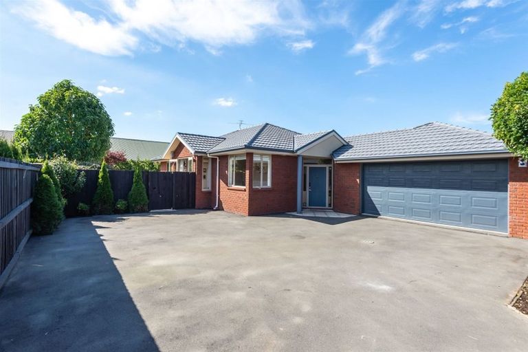 Photo of property in 6a Lake Terrace Road, Burwood, Christchurch, 8061