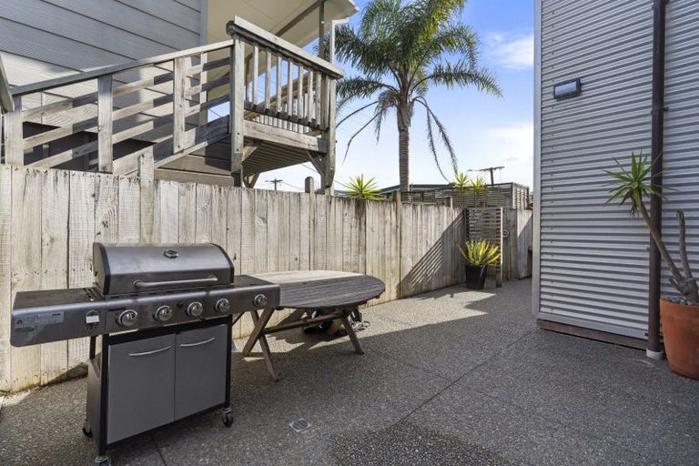 Photo of property in 68 Sixth Avenue, Urenui, 4377