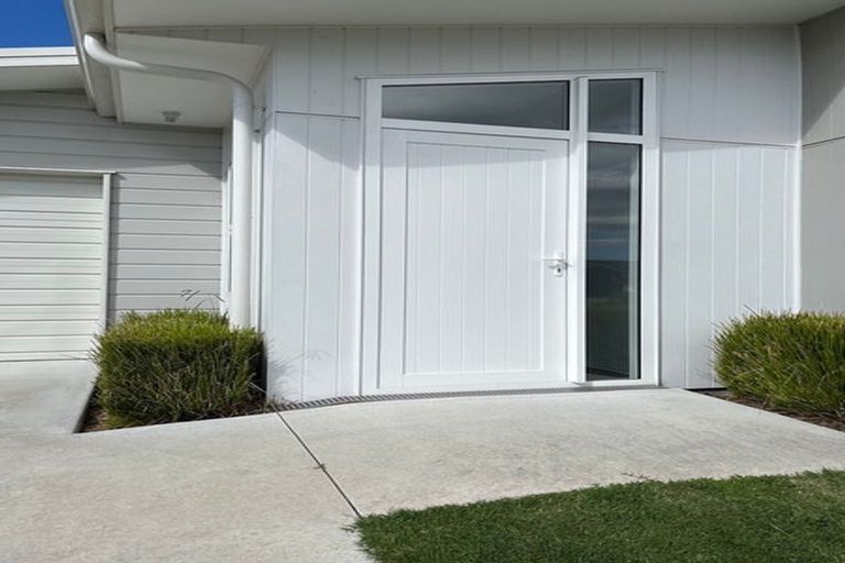 Photo of property in 4a Tamapahore Boulevard, Papamoa Beach, Papamoa, 3118