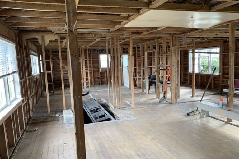 Photo of property in 1/121 Matipo Road, Te Atatu Peninsula, Auckland, 0610