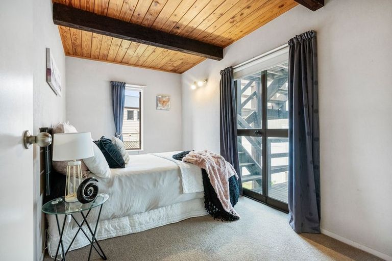 Photo of property in 1 Adonis Place, Half Moon Bay, Auckland, 2012