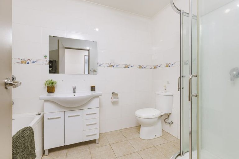 Photo of property in 10d Evans Road, Weymouth, Auckland, 2103