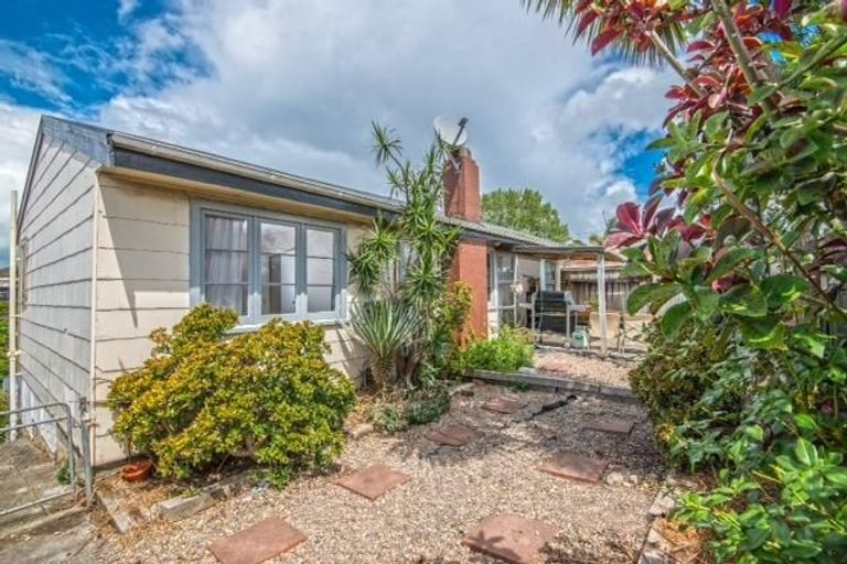 Photo of property in 693 Beach Road, Rothesay Bay, Auckland, 0630