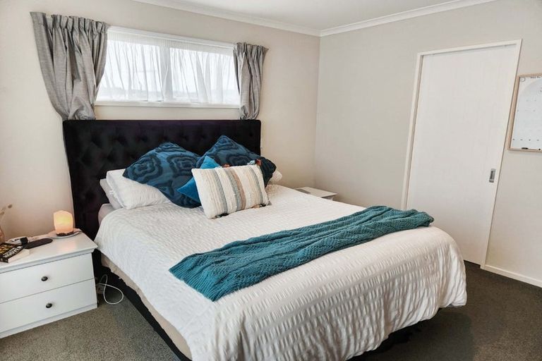 Photo of property in 28 Latimer Way, Petone, Lower Hutt, 5012