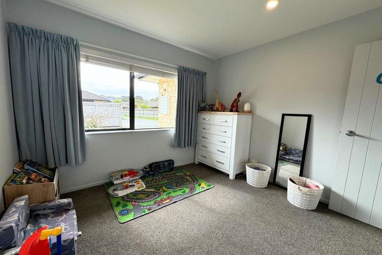 Photo of property in 68 South Kensington Way, Henderson, Auckland, 0612