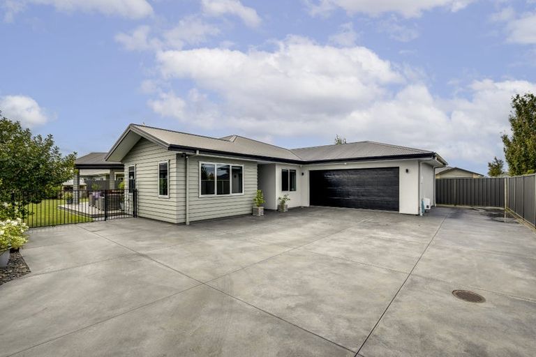 Photo of property in 17 Waitaki Way, Poraiti, Napier, 4112