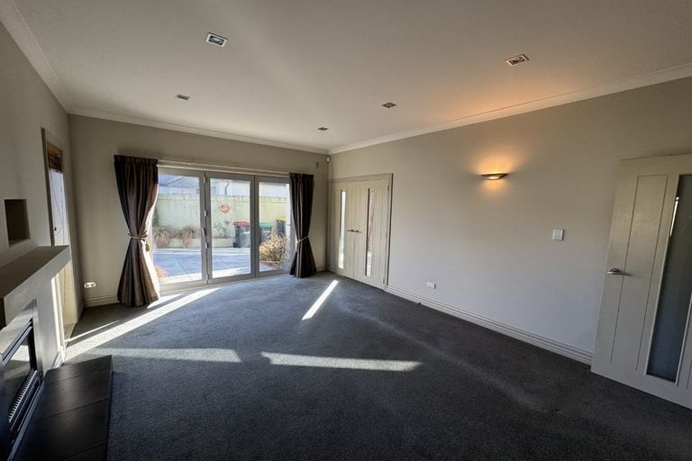 Photo of property in 38 Aikmans Road, Merivale, Christchurch, 8014