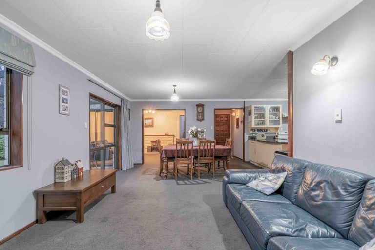 Photo of property in 11 Devon Street, Riversdale, 9776