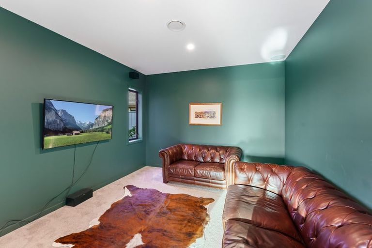 Photo of property in 5 Taranui Way, Paraparaumu Beach, Paraparaumu, 5032