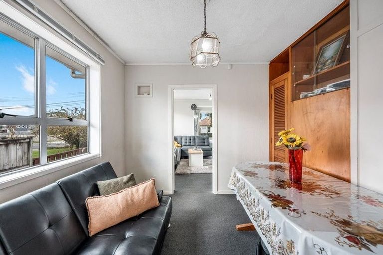 Photo of property in 10 Oxford Road, Manurewa, Auckland, 2102