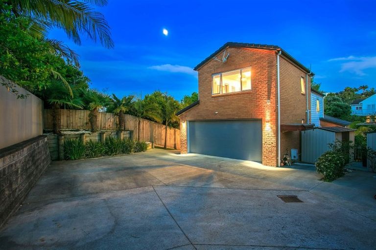 Photo of property in 52a Matipo Road, Mairangi Bay, Auckland, 0630