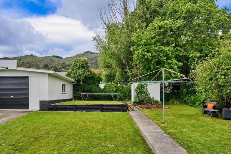 Photo of property in 11 Toomath Street, Naenae, Lower Hutt, 5011