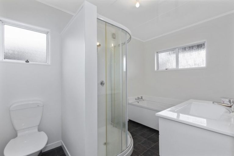 Photo of property in 26 Castle Crescent, Stokes Valley, Lower Hutt, 5019