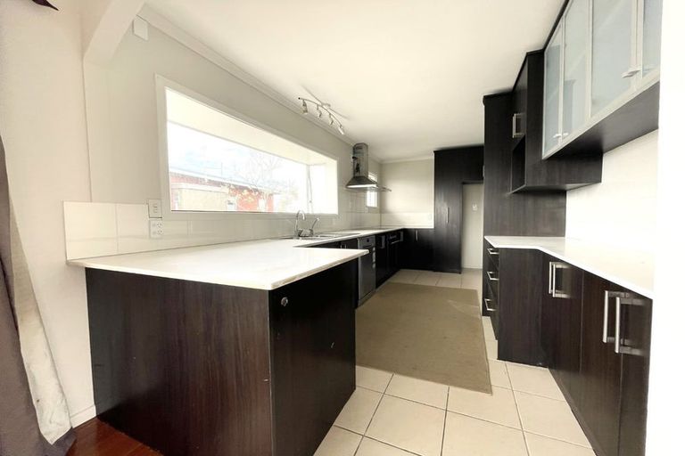 Photo of property in 988 East Coast Road, Northcross, Auckland, 0632