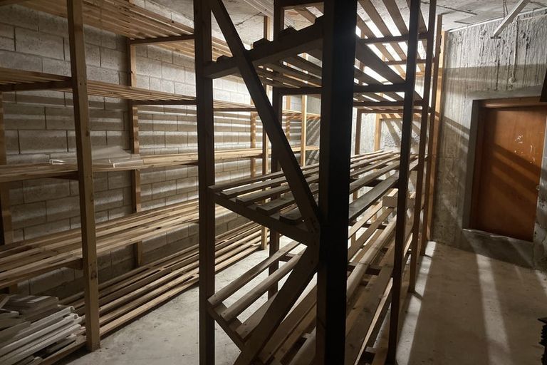 Photo of property in 16 Kent Terrace, Mount Victoria, Wellington, 6011