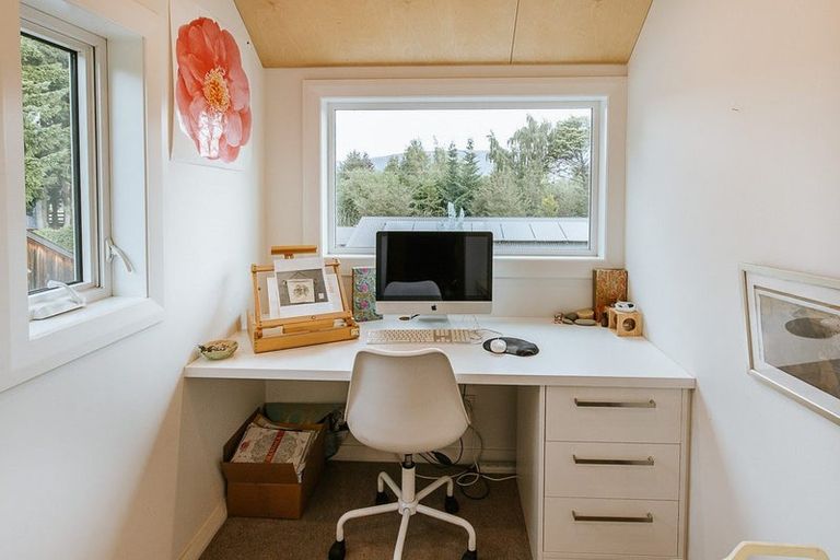 Photo of property in 2 Wineberry Lane, Wanaka, 9305