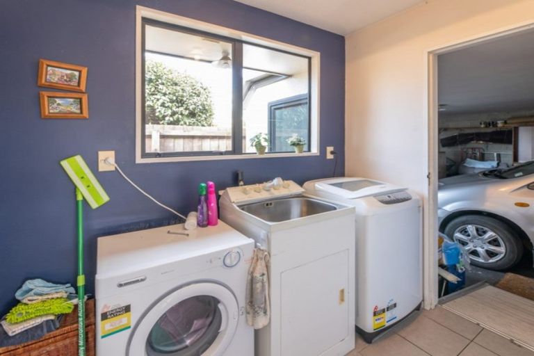 Photo of property in 2/14 Innisfree Place, Northwood, Christchurch, 8051