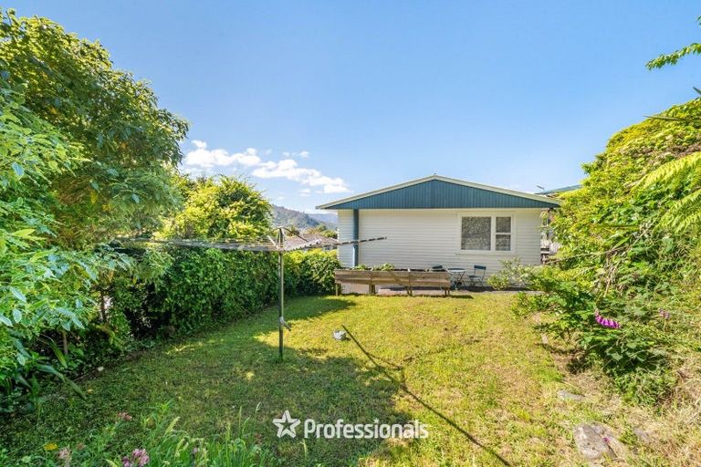 Photo of property in 8 Harlow Grove, Wainuiomata, Lower Hutt, 5014