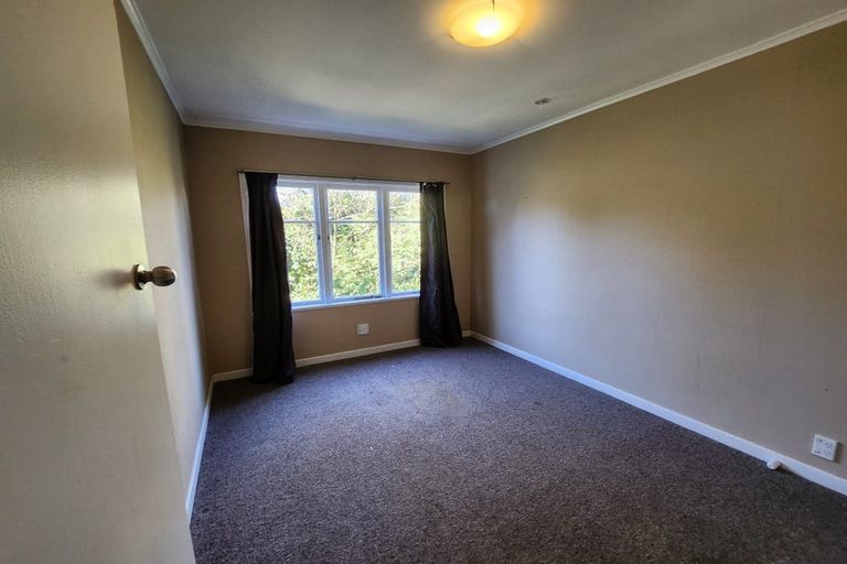 Photo of property in 27 Glenfern Road, Mellons Bay, Auckland, 2014