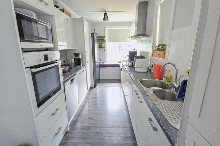 Photo of property in 5 Hay Street, Naenae, Lower Hutt, 5011