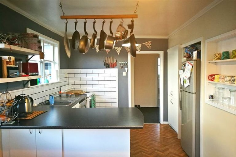 Photo of property in 175 Wainuiomata Road, Wainuiomata, Lower Hutt, 5014