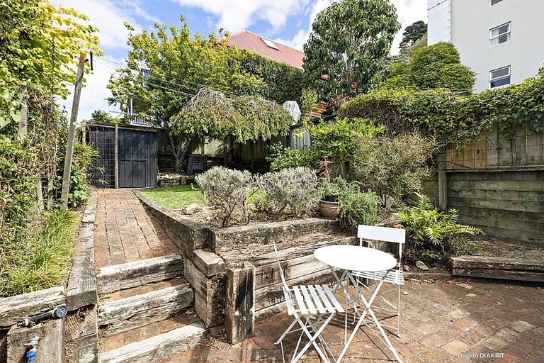 Photo of property in 5b Saint Mary Street, Thorndon, Wellington, 6011