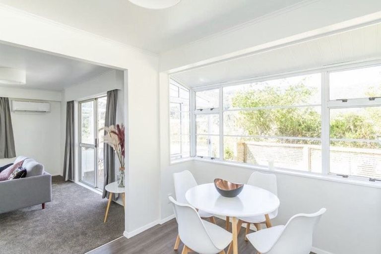 Photo of property in 33 Kopara Grove, Stokes Valley, Lower Hutt, 5019