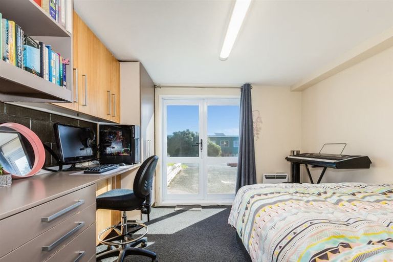 Photo of property in 2b Whanake Street, Titahi Bay, Porirua, 5022