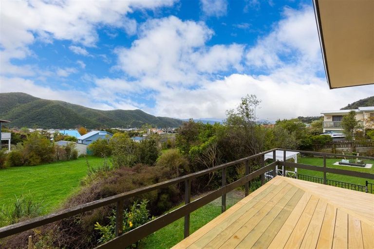 Photo of property in 12 Rimu Terrace, Waikawa, Picton, 7220