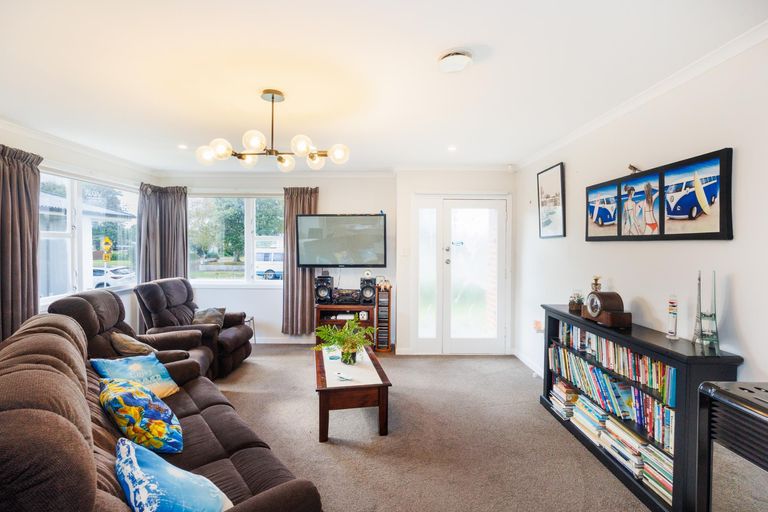 Photo of property in 33 Highbury Avenue, Highbury, Palmerston North, 4412