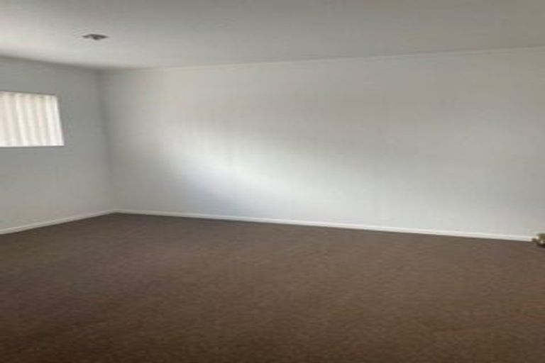 Photo of property in 96 Carnoustie Drive, Wattle Downs, Auckland, 2103