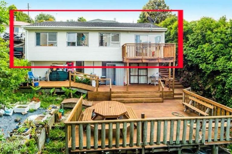 Photo of property in 2/19 Stanley Road, Glenfield, Auckland, 0629