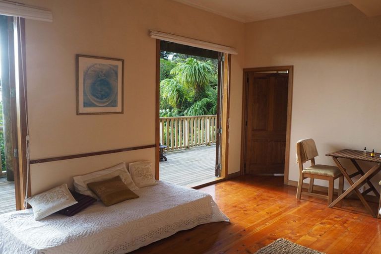 Photo of property in 122 Lone Kauri Road, Karekare, New Lynn, 0772