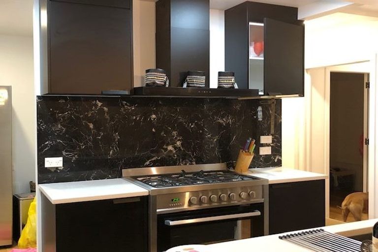 Photo of property in 98 Eskdale Road, Birkdale, Auckland, 0626