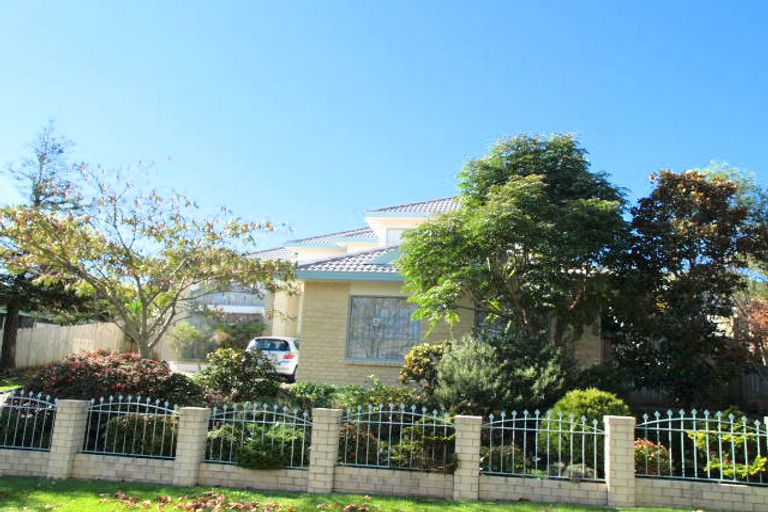 Photo of property in 10 Bampton Rise, Northpark, Auckland, 2013