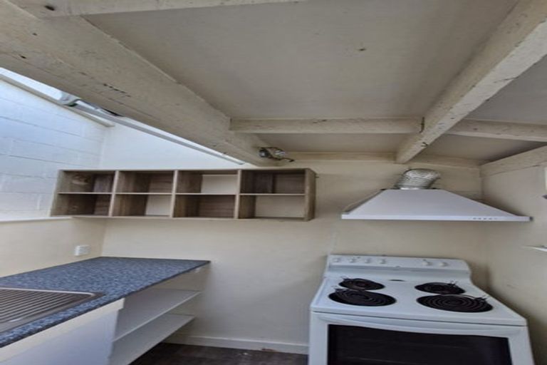 Photo of property in 2/112 Dowse Drive, Maungaraki, Lower Hutt, 5010