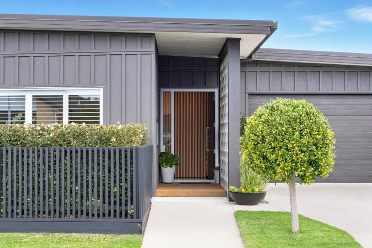 Photo of property in 6 Kahuparere Crescent, Pyes Pa, Tauranga, 3112